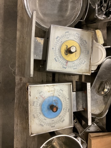 1002115-10 Various kitchen equipment