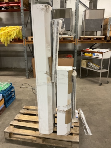 1002124-1 2 pcs. Blinds with crank