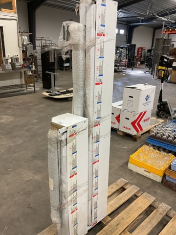 1002124-6 2 pcs. Blinds with crank