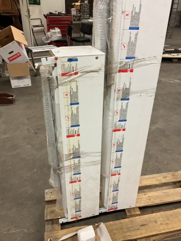 1002124-7 2 pcs. Blinds with crank