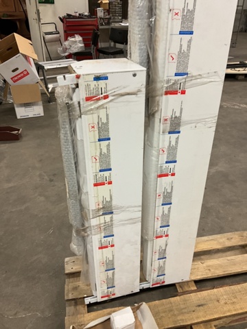 1002124-8 2 pcs. Blinds with crank