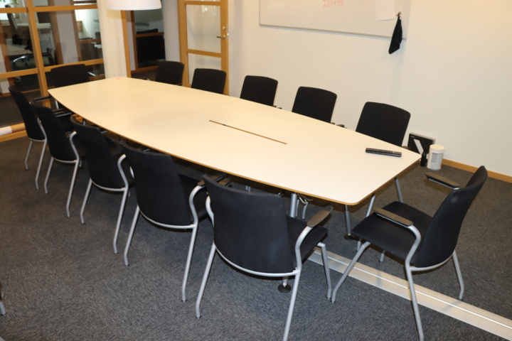 931446-3 Conference table with 14 chairs