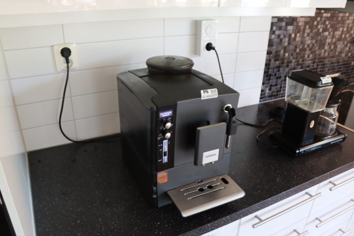 931469-4 Siemens EQ.5 Macchiato fully automatic coffee machine