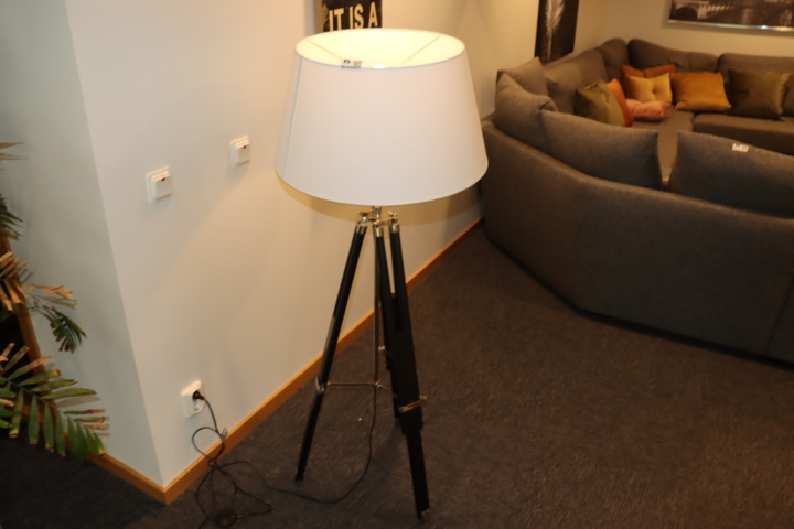 931470-1 Floor lamp