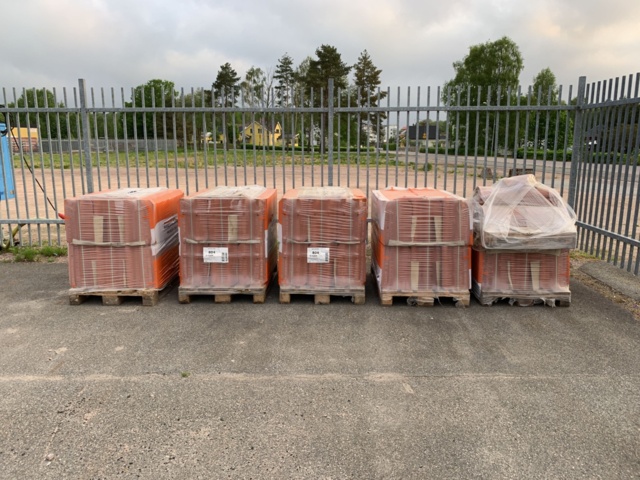 1037627-1 Roofing roof screed 2-cup RT804 & Nockpanna unfurnished