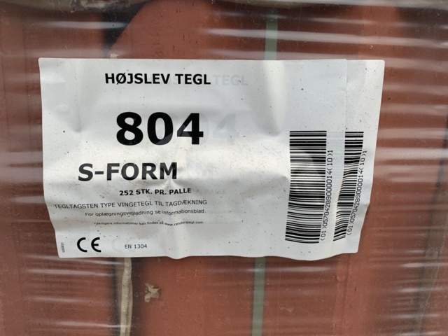 1037627-10 Roofing roof screed 2-cup RT804 & Nockpanna unfurnished