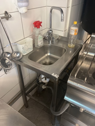 1024098-3 Tvättställ med blandare, 2 stycken