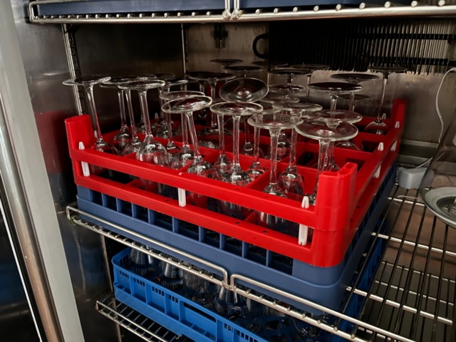 963311-19 Restaurant crockery