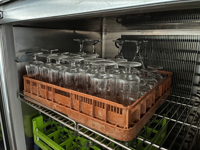 963311-20 Restaurant crockery