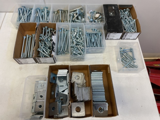 998592-1 Carriage bolt & washers