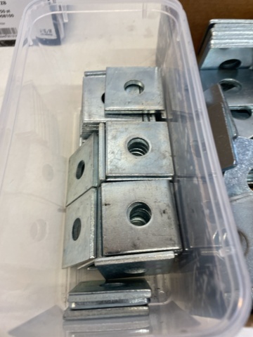 998592-16 Carriage bolt & washers