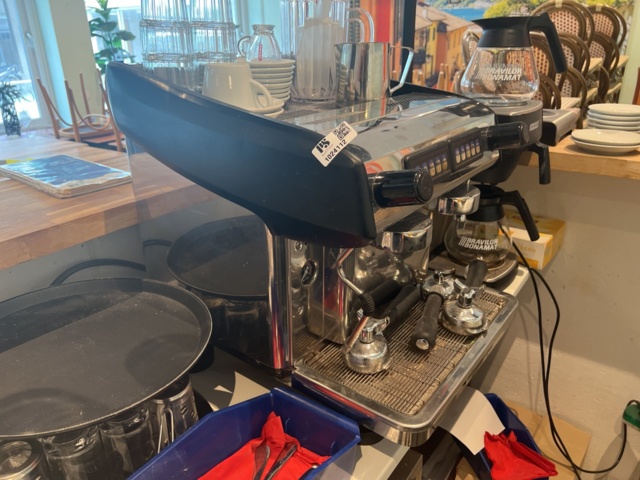 1024112-2 Espressomaskin Coffee Queen M1-C-2GR och kaffebryggare