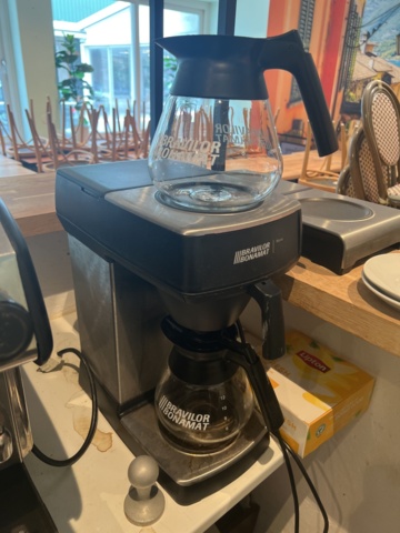 1024112-6 Espressomaskin Coffee Queen M1-C-2GR och kaffebryggare