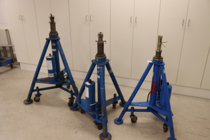 931509-13 3 aircraft jacks TronAir