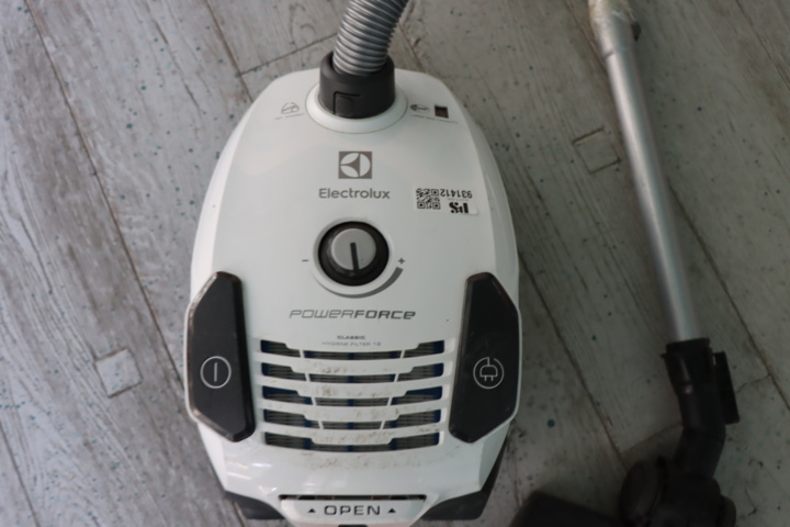 931412-2 Vacuum cleaner Electrolux Powerforce