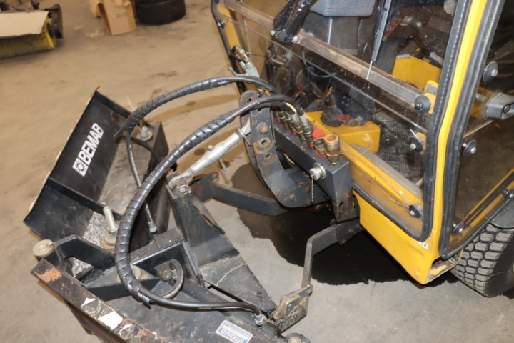 931397-14 WULFF 2000 -01 with gear CUF074