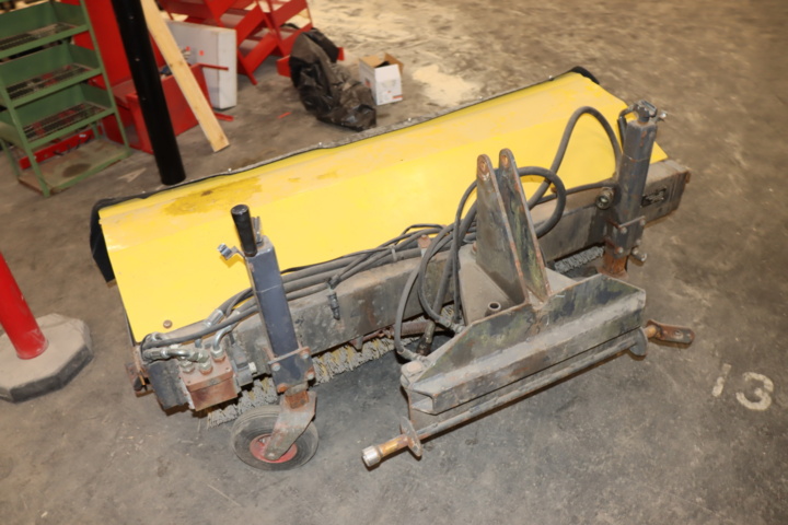 931397-19 WULFF 2000 -01 with gear CUF074