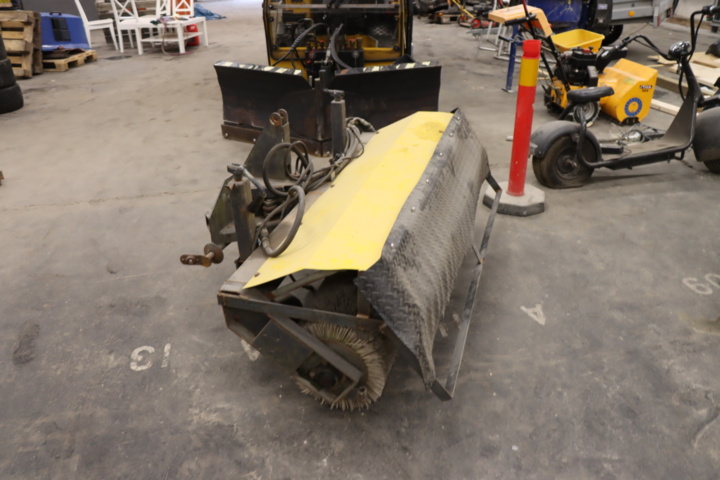 931397-4 WULFF 2000 -01 with gear CUF074