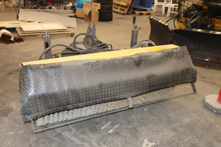 931397-22 WULFF 2000 -01 with gear CUF074