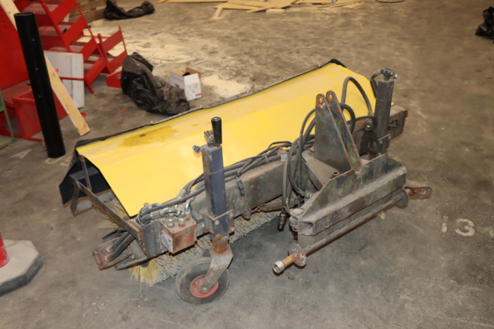 931397-23 WULFF 2000 -01 with gear CUF074