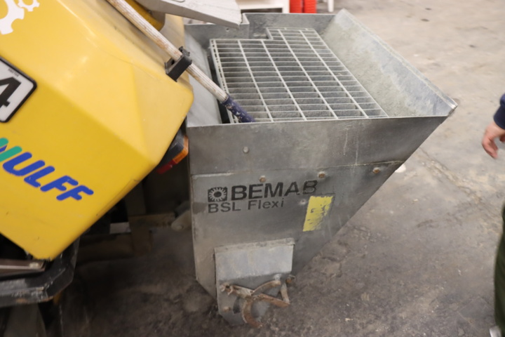 931397-28 WULFF 2000 -01 with gear CUF074