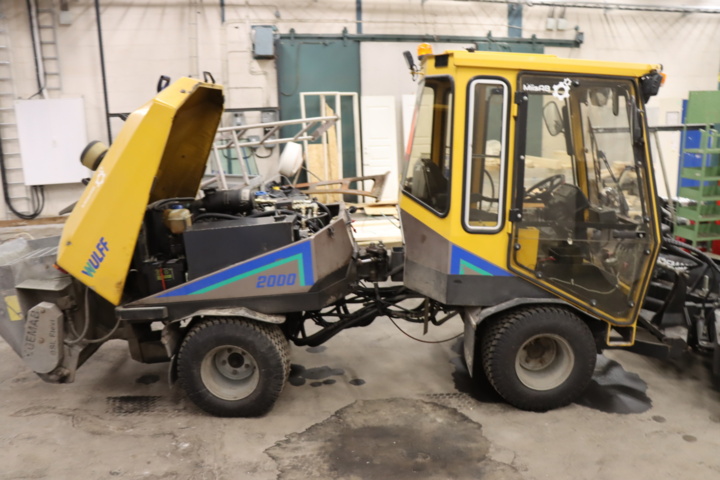 931397-2 WULFF 2000 -01 with gear CUF074