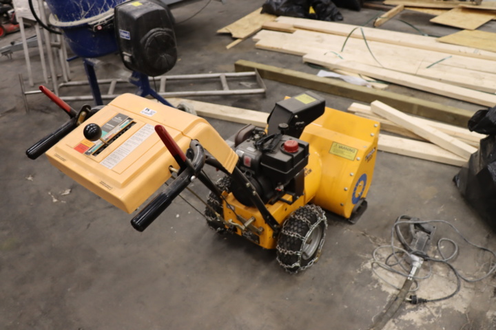 931406-11 Stiga 523 snow blower