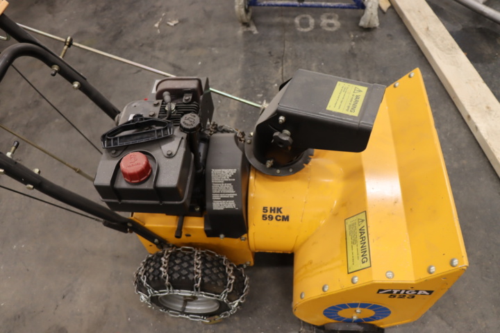 931406-5 Stiga 523 snow blower