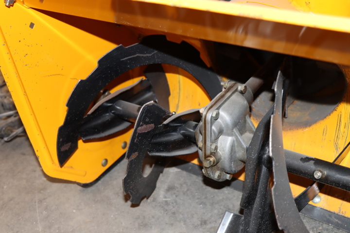 931406-9 Stiga 523 snow blower