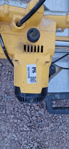 1031246-12 Cut & miter saw DeWalt DWS 777QS