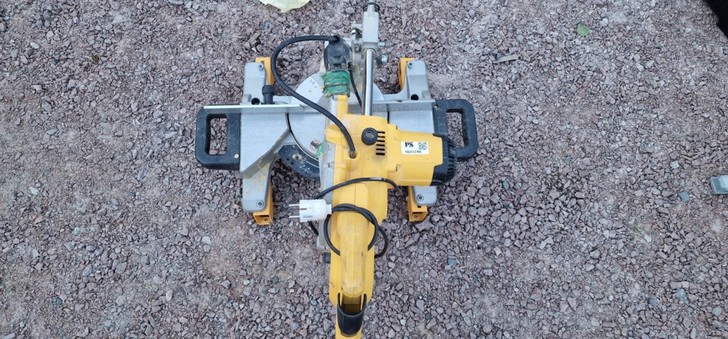 1031246-1 Cut & miter saw DeWalt DWS 777QS