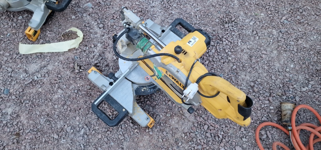 1031246-3 Cut & miter saw DeWalt DWS 777QS