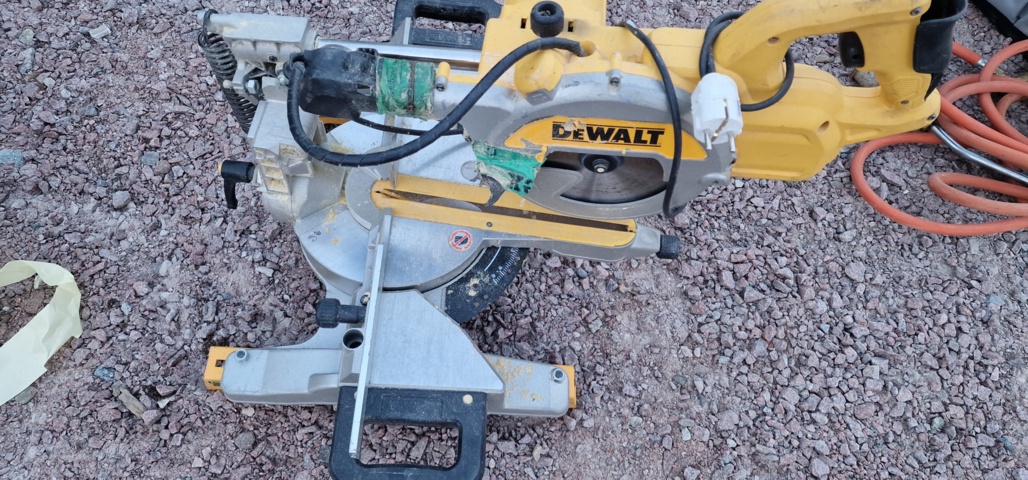 1031246-5 Cut & miter saw DeWalt DWS 777QS