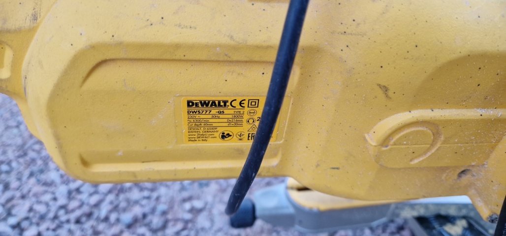 1031246-9 Cut & miter saw DeWalt DWS 777QS
