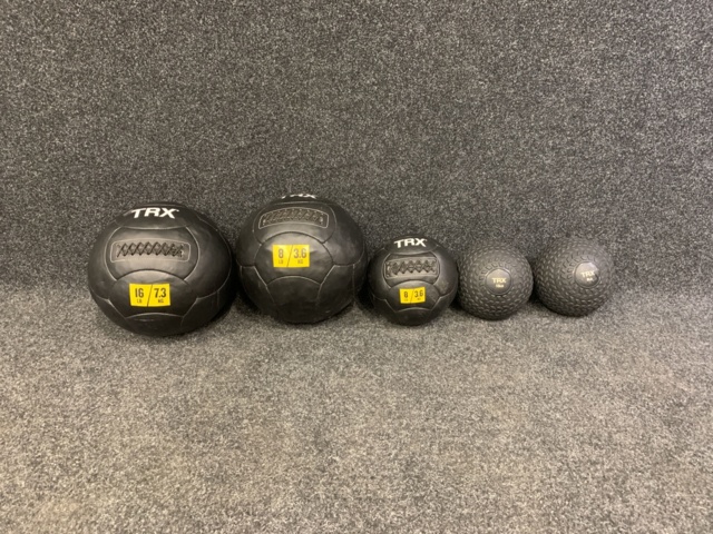 1038233-1 5 medicine balls TRX