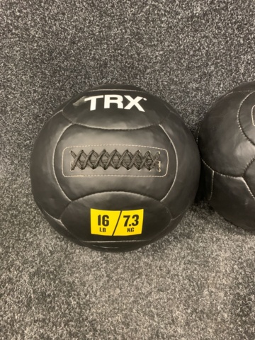 1038233-2 5 medicine balls TRX