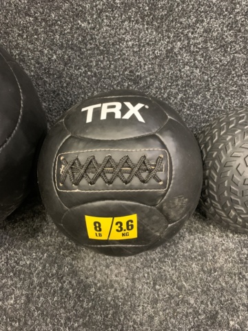 1038233-4 5 medicine balls TRX