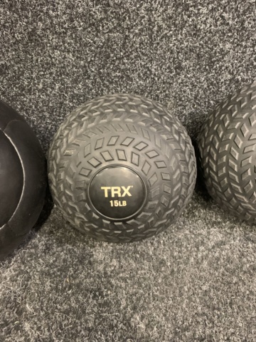 1038233-5 5 medicine balls TRX