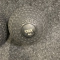 1038233-6 5 medicine balls TRX