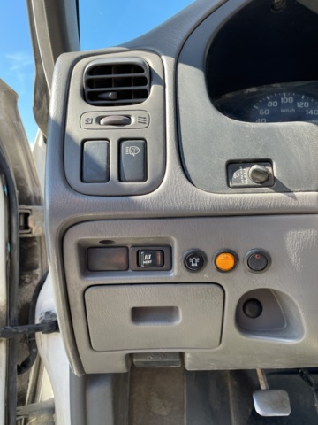 998600-66 Nissan NP300 King Cab 2.5 4WD Manual, 133hp - 2008