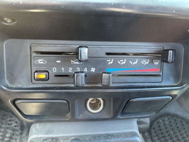 998600-74 Nissan NP300 King Cab 2.5 4WD Manual, 133hp - 2008