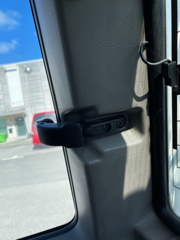 998600-84 Nissan NP300 King Cab 2.5 4WD Manual, 133hp - 2008