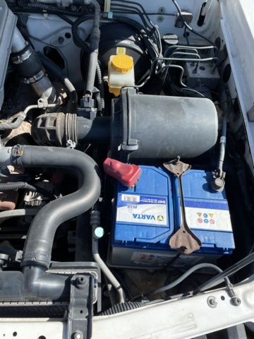 998600-94 Nissan NP300 King Cab 2.5 4WD Manual, 133hp - 2008