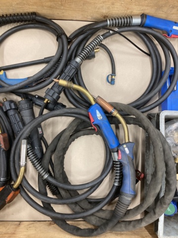 1038274-3 Hose package and gas regulators