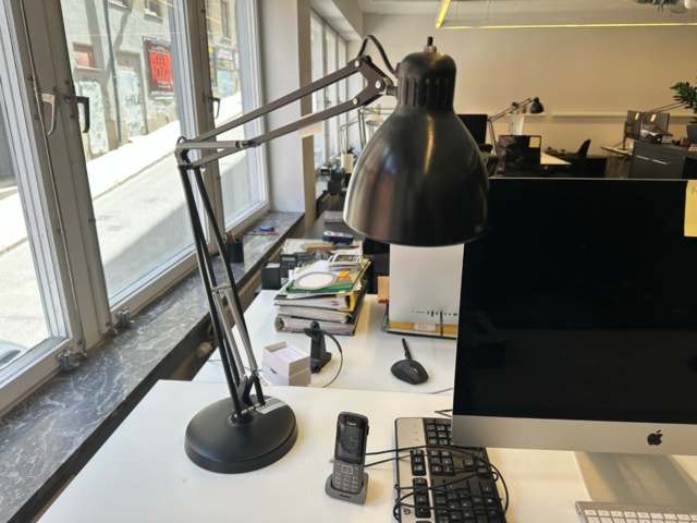 991592-2 Desk lamp/architect lamp L-1 Luxo with table base