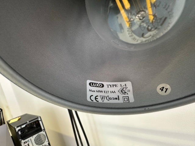 991612-2 Desk lamp/architect lamp L-1 Luxo with table base