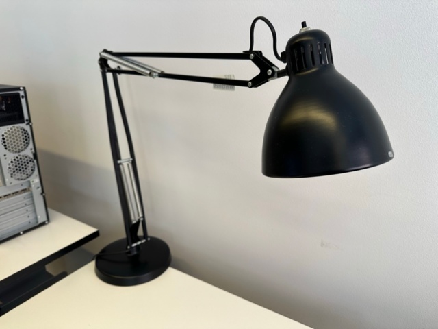 991612-3 Desk lamp/architect lamp L-1 Luxo with table base