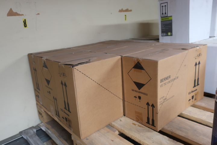 1029212-2 10 cartons Winter foam, Berner VS 750