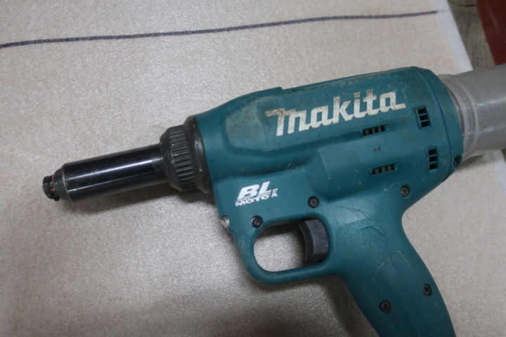 1029257-2 Pop rivet gun, Makita LXT DRV150