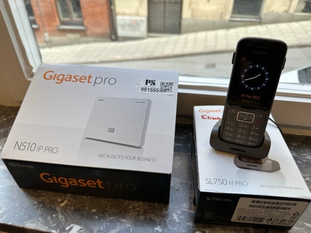 991555-4 Gigaset N510 IP PRO with 3 handsets